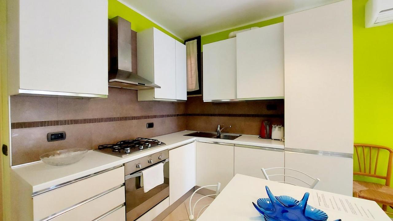 Colors Pool Apartment Bardolino Exterior photo