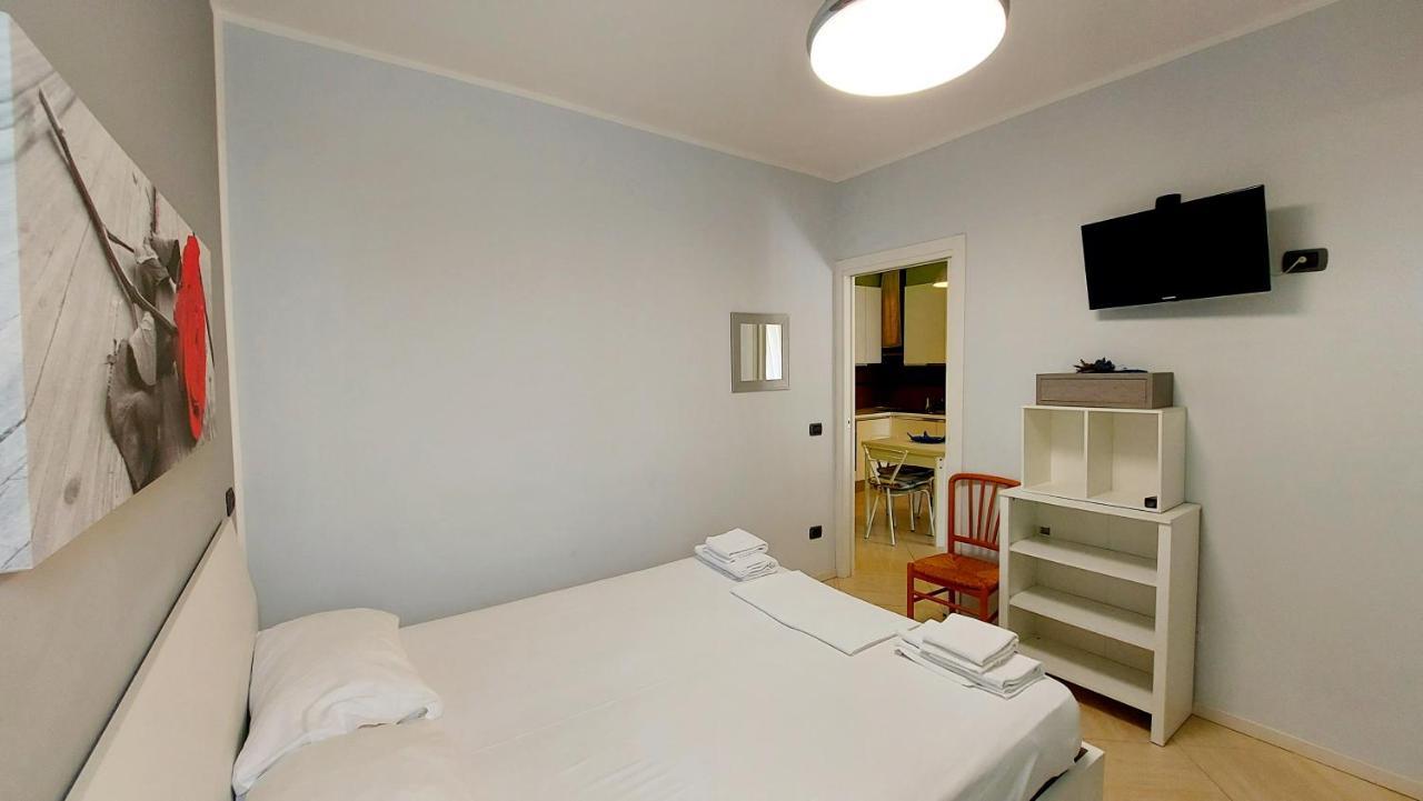 Colors Pool Apartment Bardolino Exterior photo