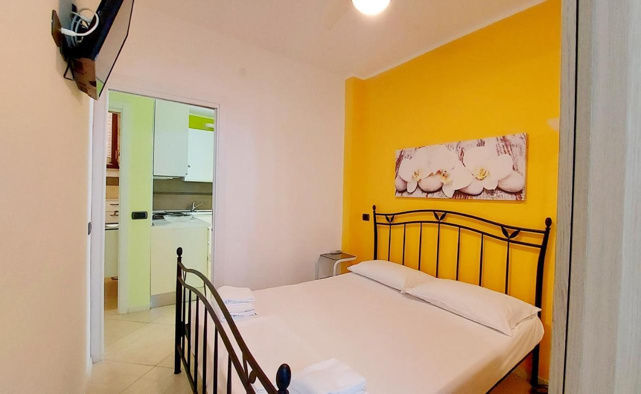 Colors Pool Apartment Bardolino Exterior photo