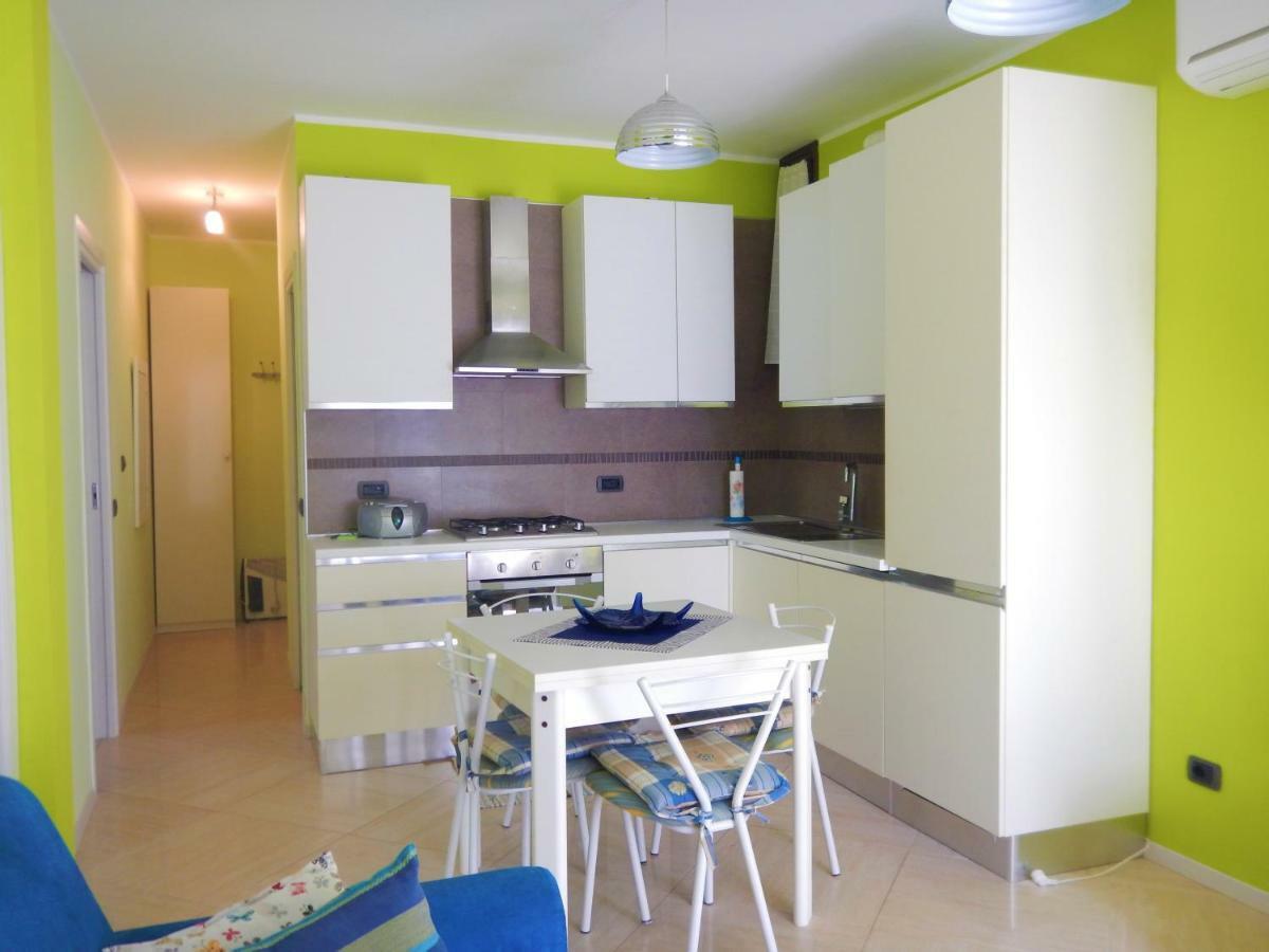 Colors Pool Apartment Bardolino Exterior photo